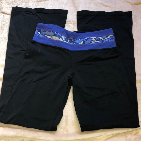 Kirkland Signature Brand Bootcut Yoga Pants - Picture 2 of 2